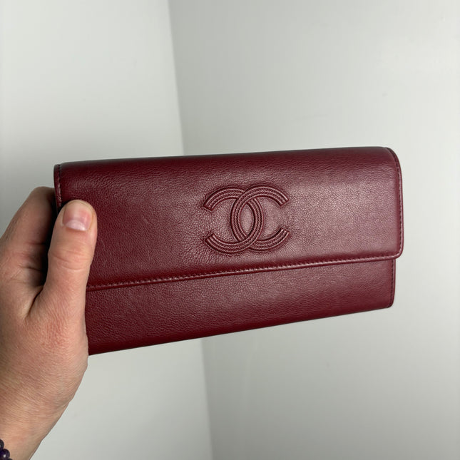 Portefeuille Chanel rouge éteint