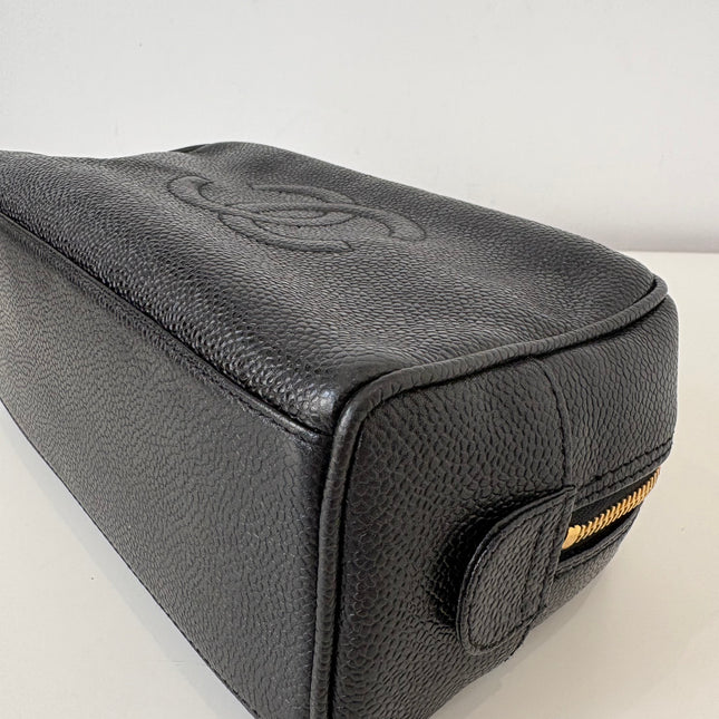 Trousse Chanel cuir caviar