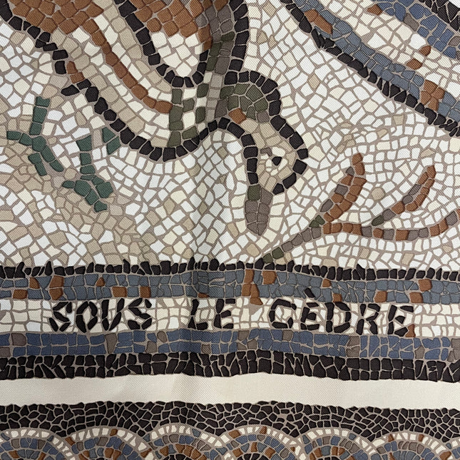 Carré Hermès Sous le cèdre