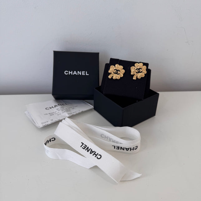 Boucles d’oreilles Chanel Trèfles