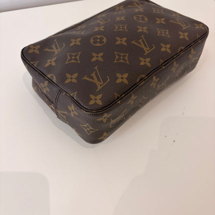 Trousse de toilette Louis Vuitton monogram 23cm