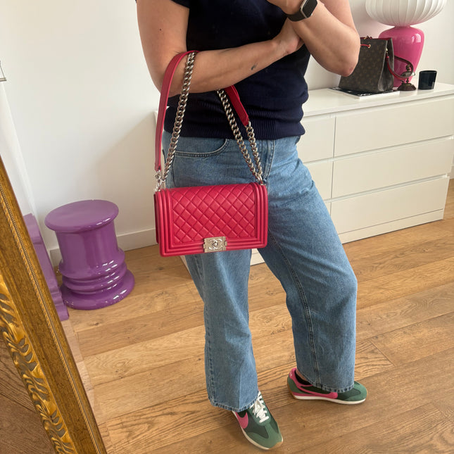 Sac Chanel Boy classique rose fushia