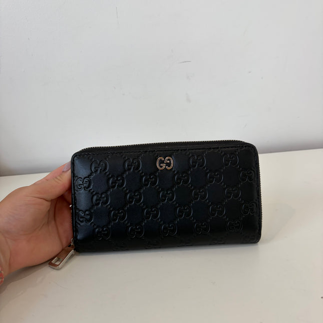 Portefeuille Gucci GG zippé cuir noir