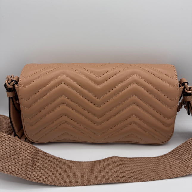 Sac Gucci GG Marmont matelassé beige