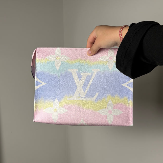 Poche de toilette Louis Vuitton édition limitée Escale 26