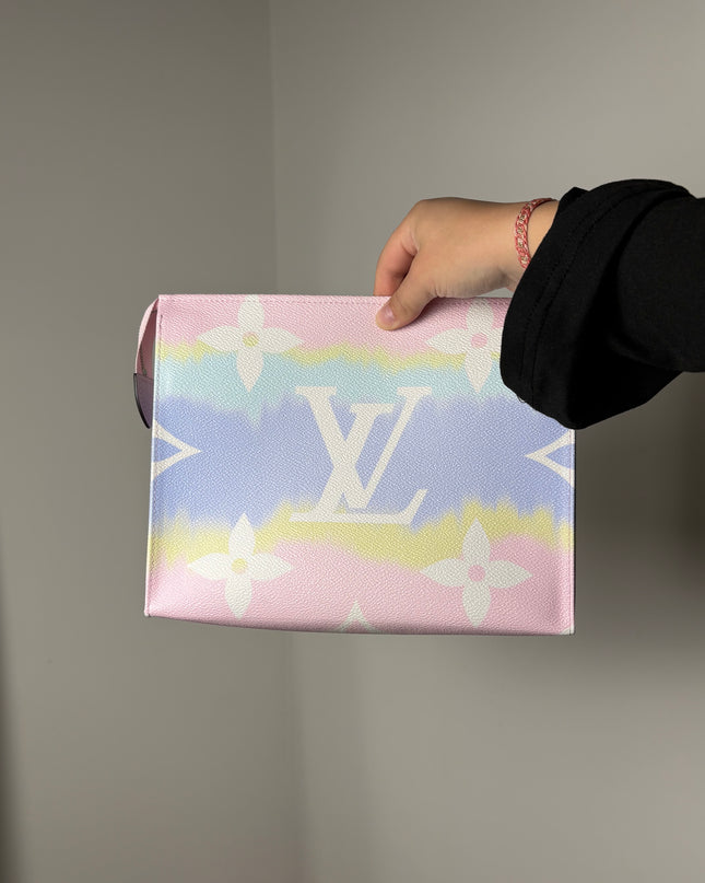 Poche de toilette Louis Vuitton édition limitée Escale 26