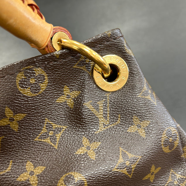 Louis Vuitton Artsy MM