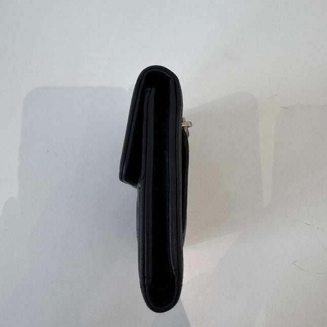 Petit portefeuille Chanel à rabat Boy noir