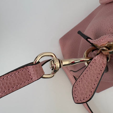 Sac à main Gucci GG charm moyen