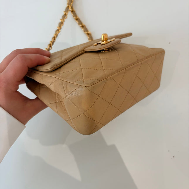 Sac Chanel Timeless Mini Square Beige