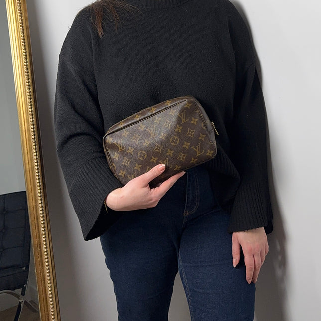 Trousse de toilette Louis Vuitton 23