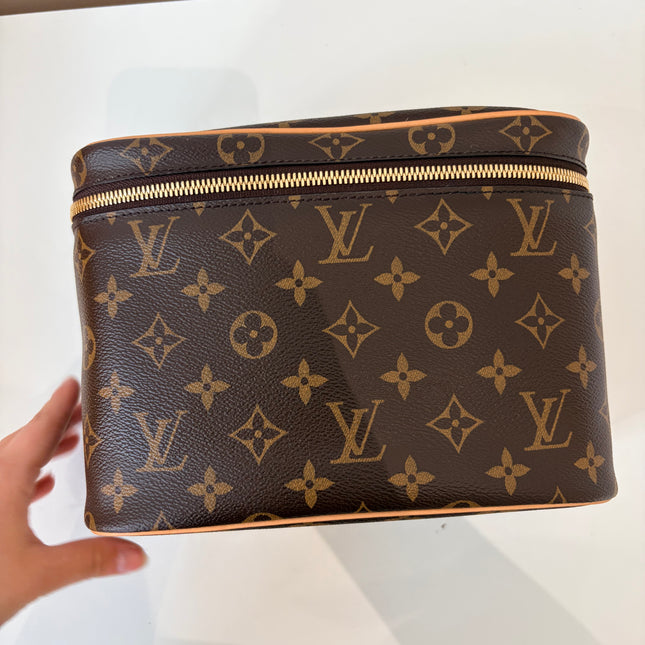 Vanity Louis Vuitton case Nice BB