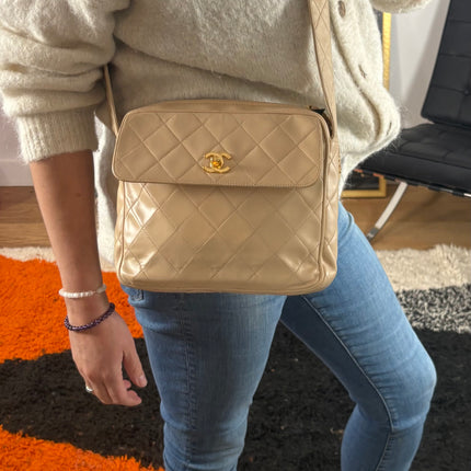 Sac Chanel caméra vintage beige