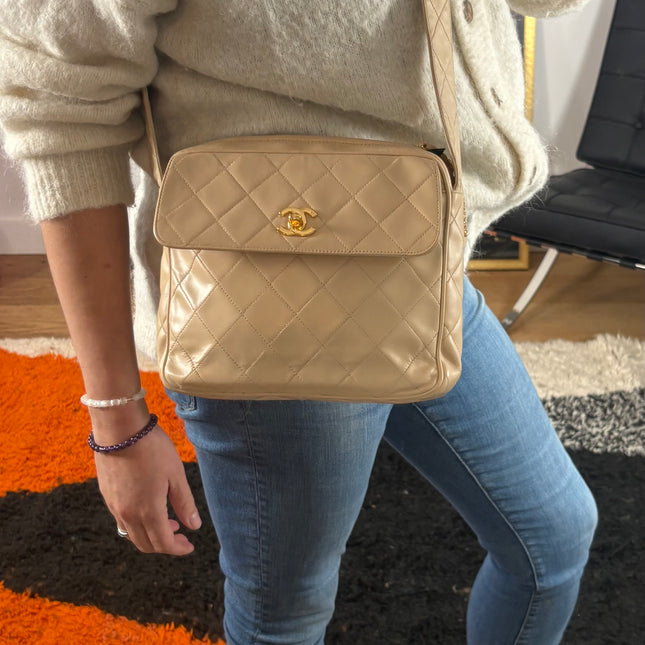 Sac Chanel caméra vintage beige