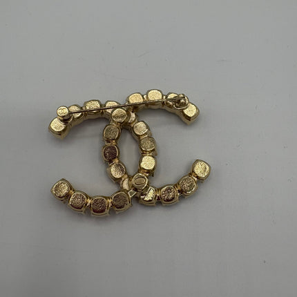 Broche Chanel double C