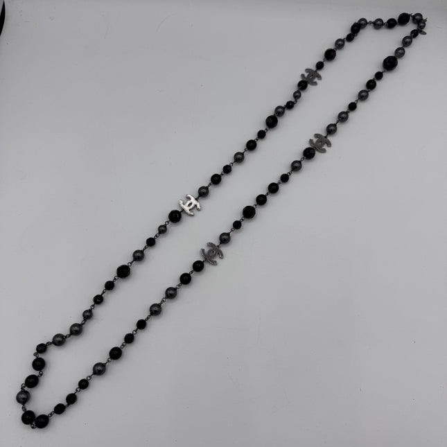 Sautoir Chanel perles noires