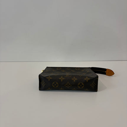 Poche toilette Louis Vuitton Monogram 18