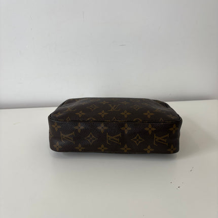 Trousse de toilette Louis Vuitton 23cm