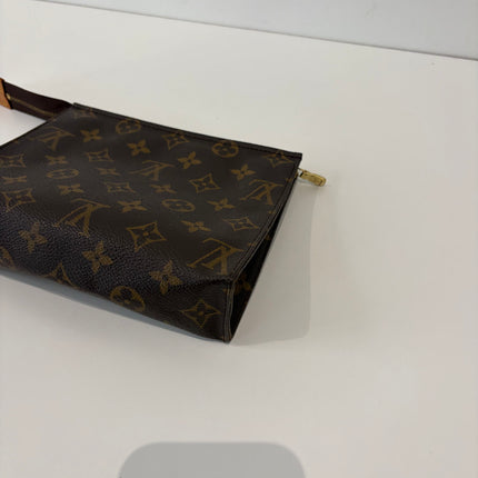 Poche toilette Louis Vuitton Monogram 18