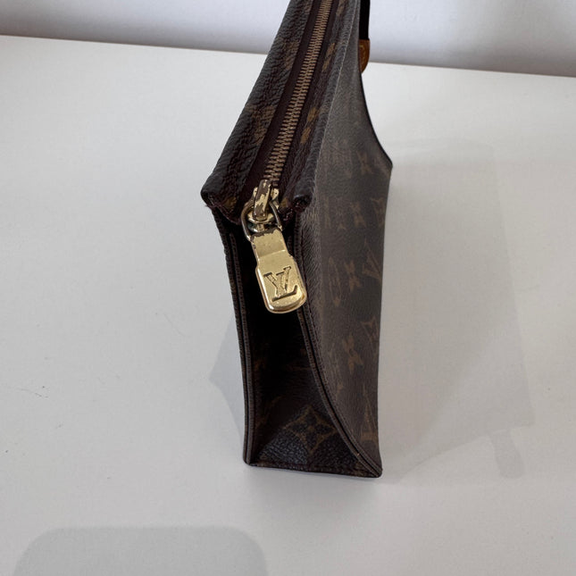 Trousse de toilette Louis Vuitton