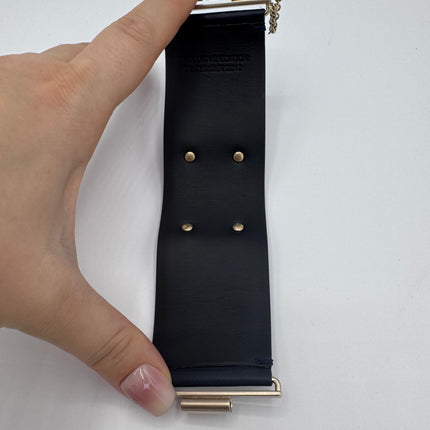 Manchette Chanel Collection Défilé Resort 2018 par Karl Lagerfeld