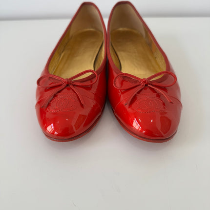 Ballerines Chanel T39 cuir vernis rouge