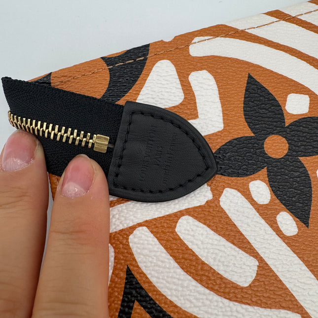 Poche Toilette Louis Vuitton Édition Crafty