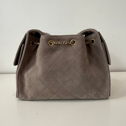 Petit Sac Chanel 25 gris en suede