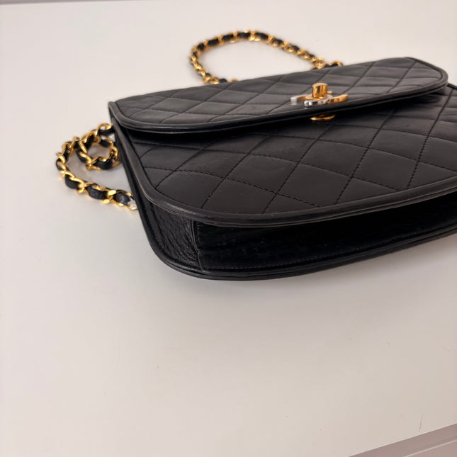 Sac Chanel Demie lune vintage