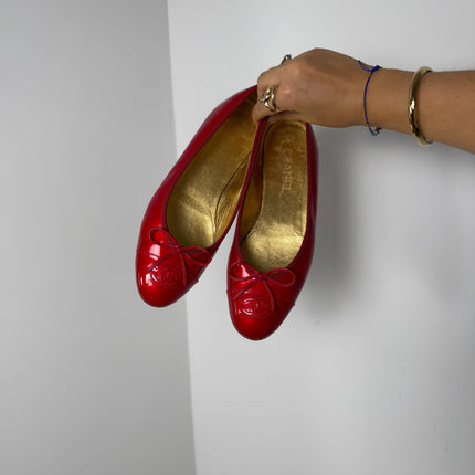 Ballerines Chanel T39 cuir vernis rouge
