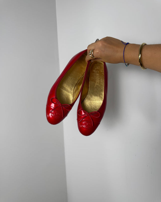 Ballerines Chanel T39 cuir vernis rouge