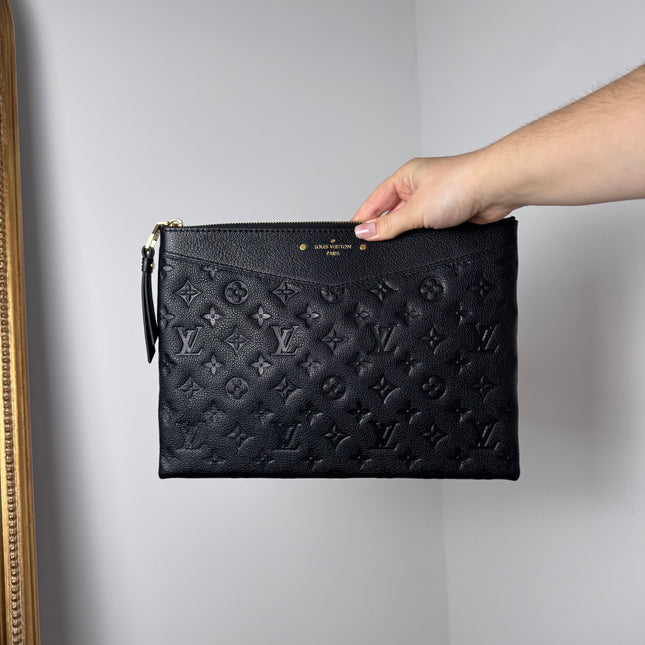 Pochette Louis Vuitton Daily Pouch Cuir Empreinte