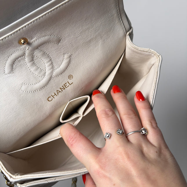 Sac Chanel Timeless Vintage 23cm Blanc