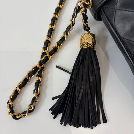 Sac Chanel Vanity bandoulière Tassel noir