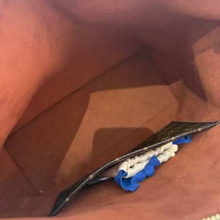Sac Louis Vuitton Neo lock it PM