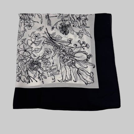 Carré Gucci 63cm Flora Noir & Blanc