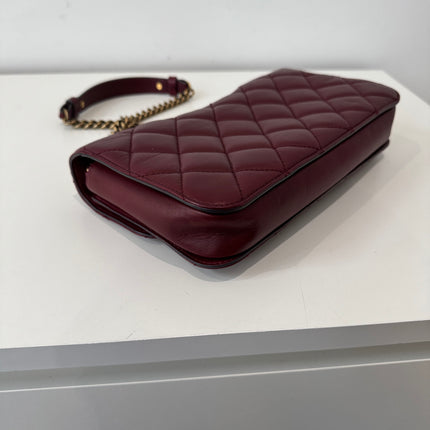 Sac Chanel Perfect Edge bordeaux épaule