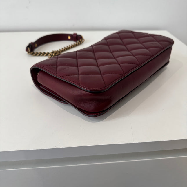 Sac Chanel Perfect Edge bordeaux épaule