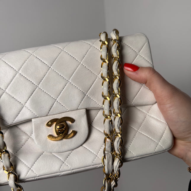Sac Chanel Timeless Vintage 23cm Blanc