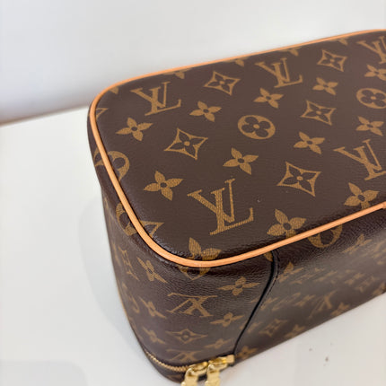 Vanity Louis Vuitton case Nice BB