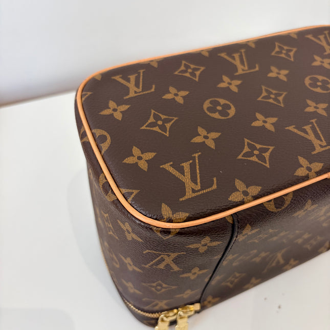 Vanity Louis Vuitton case Nice BB