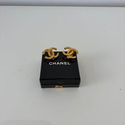 Boucles d'oreilles Chanel CC à clips