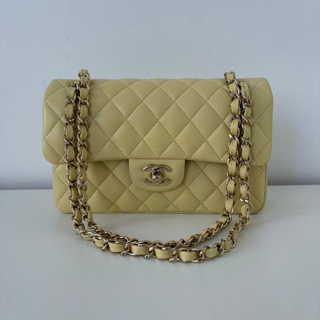Sac Chanel Timeless jaune pâle 23 cm