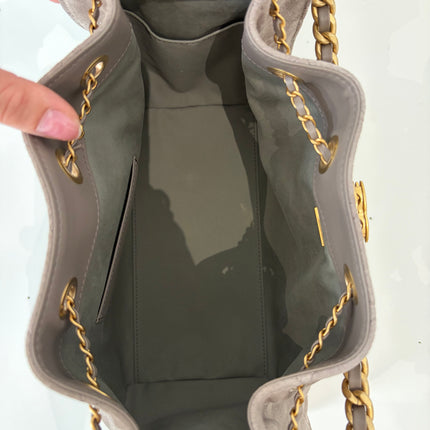 Petit Sac Chanel 25 gris en suede