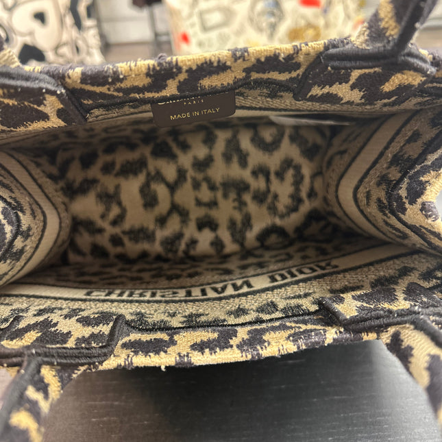 Dior Tote Book small