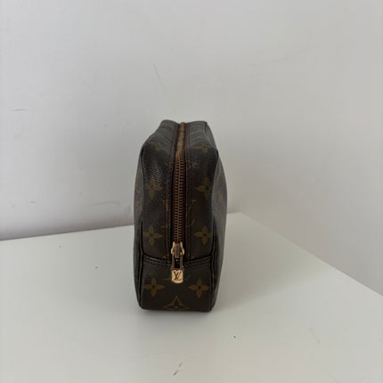 Trousse de toilette 23cm Louis Vuitton