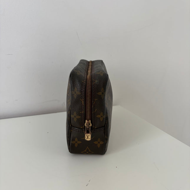 Trousse de toilette 23cm Louis Vuitton
