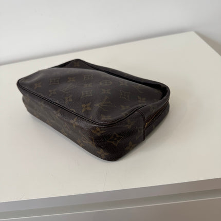 Trousse de toilette Louis Vuitton 23cm Monogram