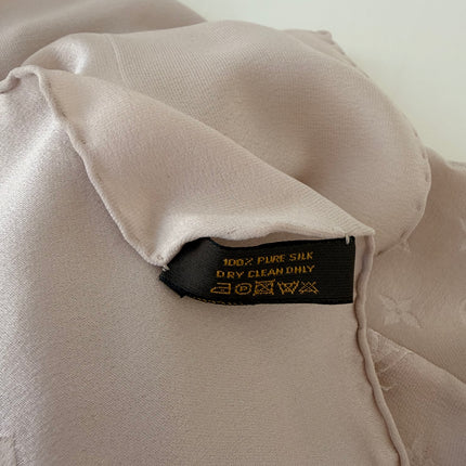 Carré de soie Louis Vuitton beige  Monogram