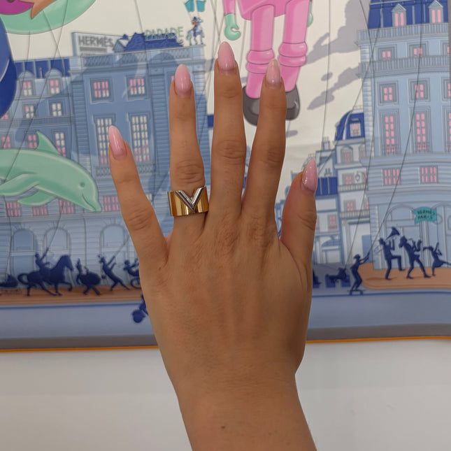 Bague Louis Vuitton Essential V T52